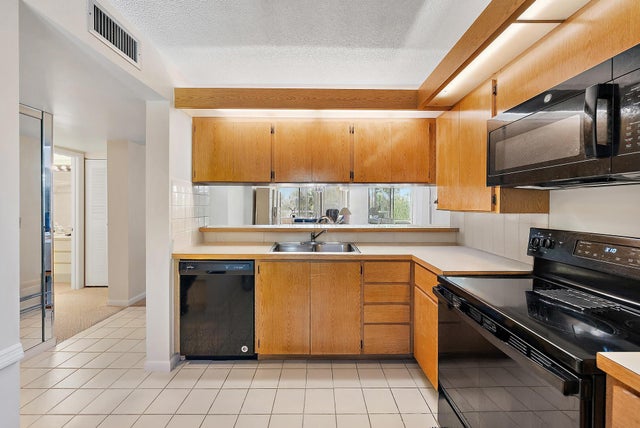 3 of 12 - 2761 Village Boulevard #303, West Palm Beach, FL