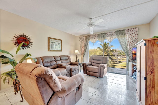 1 of 61 - 2951 Nw 46th Avenue #403, Lauderdale Lakes, FL