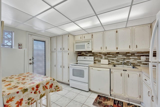 5 of 61 - 2951 Nw 46th Avenue #403, Lauderdale Lakes, FL