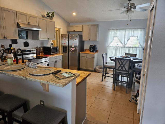 2 of 29 - 633 Kangaroo Drive, Poinciana, FL