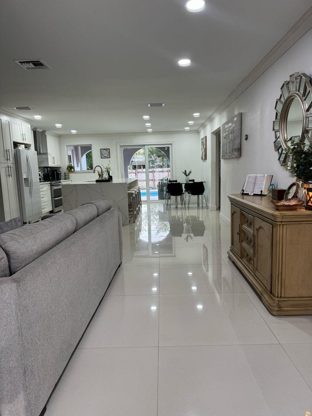 2 of 23 - 131 Ne 26th Street, Pompano Beach, FL