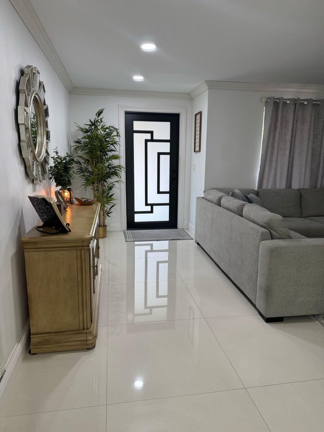3 of 23 - 131 Ne 26th Street, Pompano Beach, FL