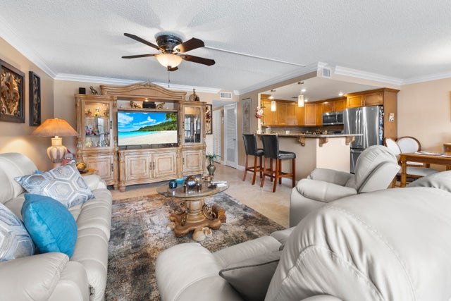 2 of 21 - 110 Greenbrier B, West Palm Beach, FL