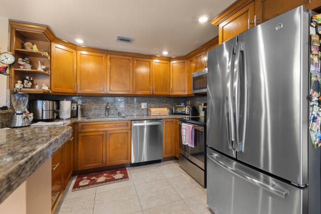 3 of 21 - 110 Greenbrier B, West Palm Beach, FL