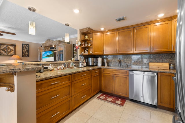 5 of 21 - 110 Greenbrier B, West Palm Beach, FL