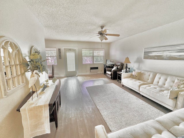 1 of 33 - 138 Waltham F, West Palm Beach, FL