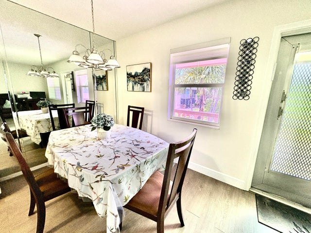 2 of 33 - 138 Waltham F, West Palm Beach, FL