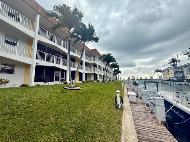 2 of 18 - 110 Shore Court #108, North Palm Beach, FL