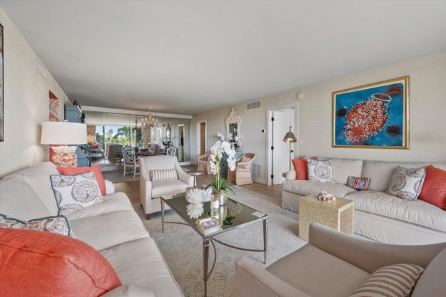 3 of 16 - 227 Australian Avenue #4c, Palm Beach, FL