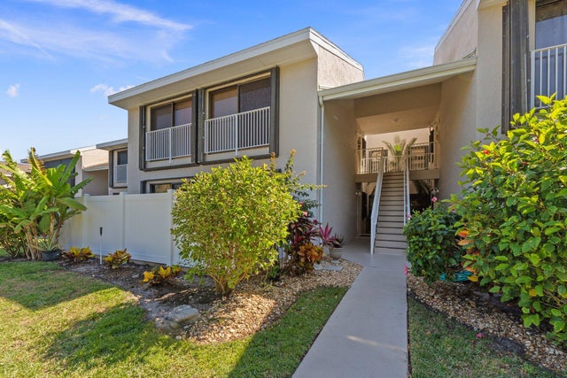 5 of 55 - 3212 S Lakeview Circle #10-205, Fort Pierce, FL