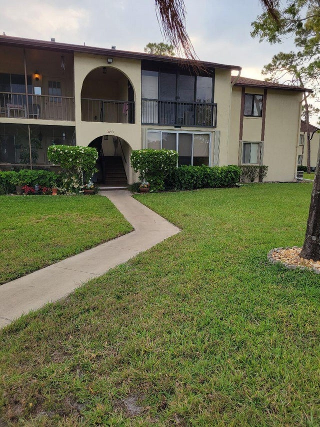 2 of 20 - 320 Knotty Pine Circle #c2, Greenacres, FL