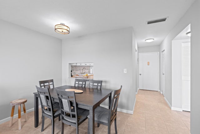 4 of 24 - 2811 S Garden Drive #306, Lake Worth, FL