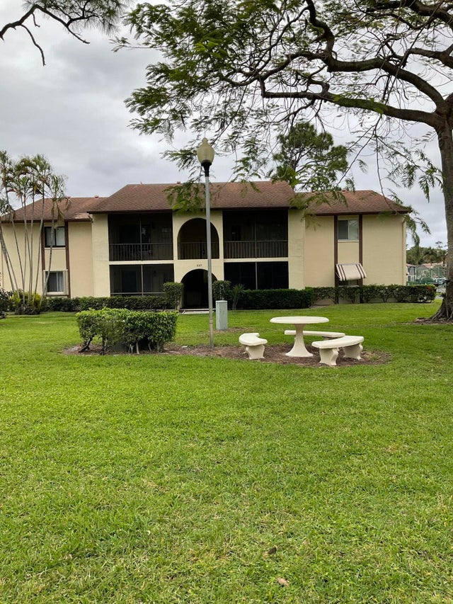 1 of 17 - 337 Knotty Pine Circle #b-1, Greenacres, FL