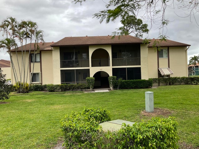 2 of 17 - 337 Knotty Pine Circle #b-1, Greenacres, FL