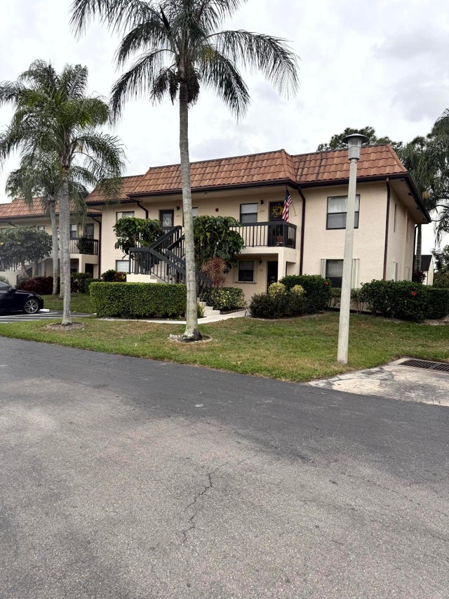 4 of 31 - 7190 Golf Colony Ct #105, Lake Worth, FL