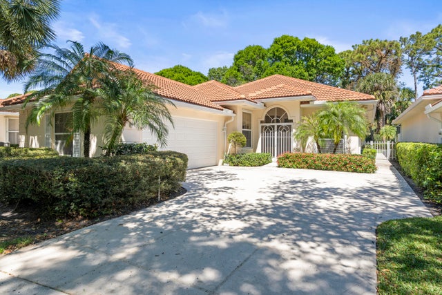 1 of 17 - 199 E Tall Oaks Circle, Palm Beach Gardens, FL