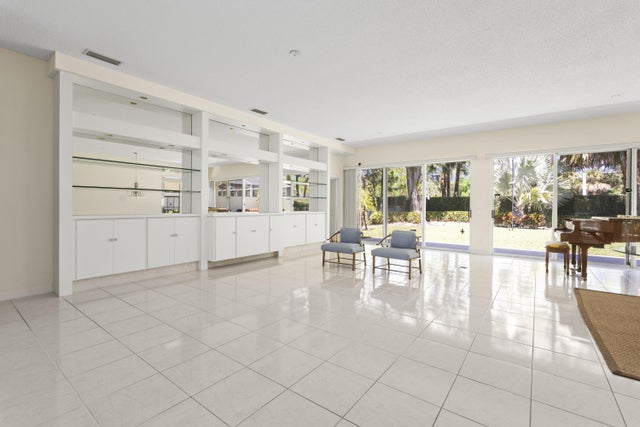 5 of 17 - 199 E Tall Oaks Circle, Palm Beach Gardens, FL