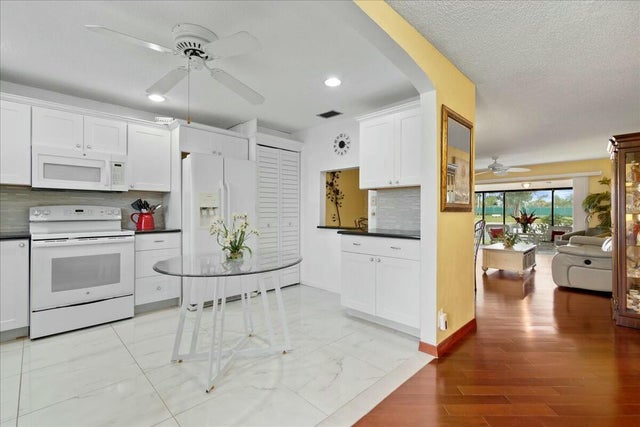 2 of 22 - 603 Laconia Circle, Lake Worth, FL