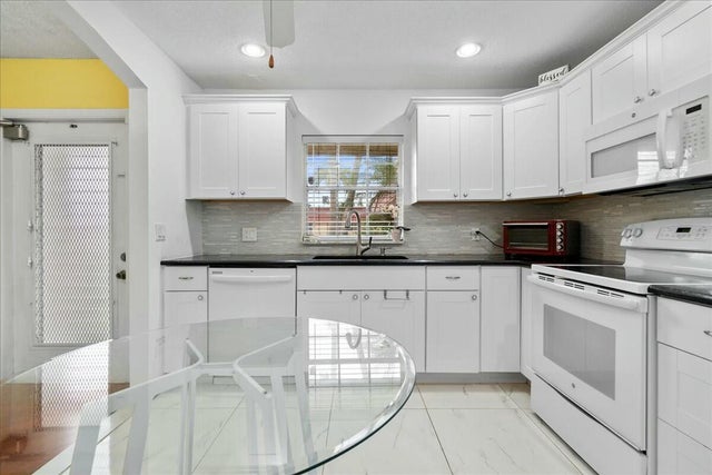 3 of 22 - 603 Laconia Circle, Lake Worth, FL