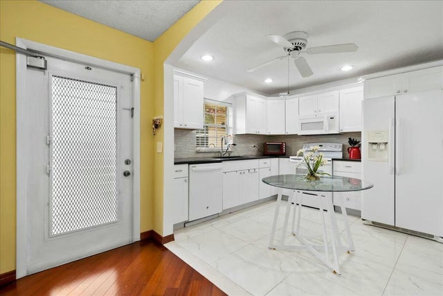 4 of 22 - 603 Laconia Circle, Lake Worth, FL