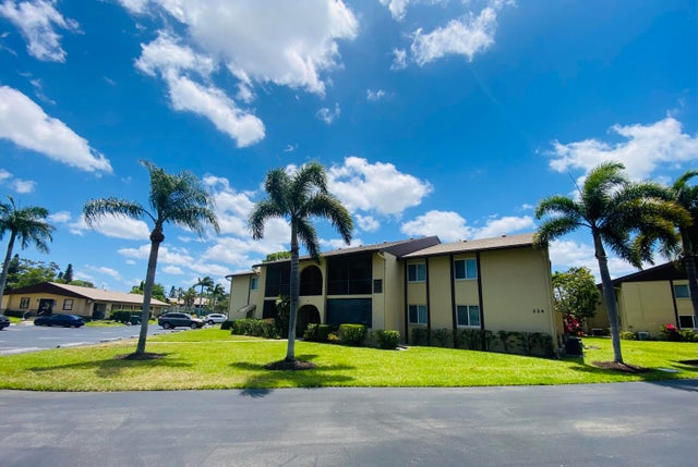1 of 24 - 334 Pine Ridge Circle #d-2, Greenacres, FL