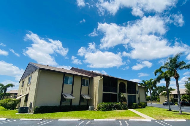 3 of 24 - 334 Pine Ridge Circle #d-2, Greenacres, FL
