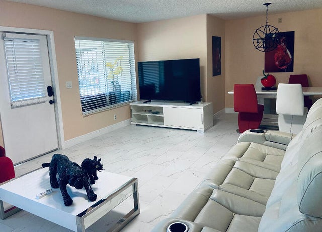 4 of 24 - 334 Pine Ridge Circle #d-2, Greenacres, FL