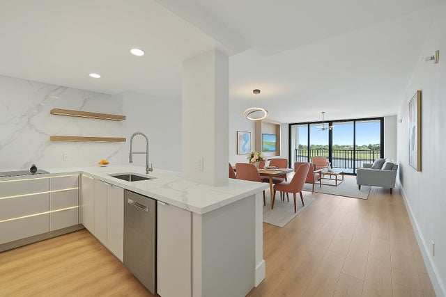 356 Golfview Rd #405, North Palm Beach