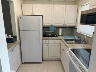 3 of 7 - 1117 Lake Terrace #105, Boynton Beach, FL