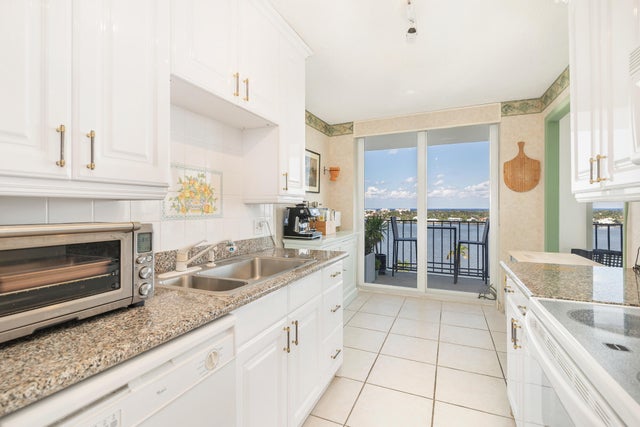 4 of 19 - 1701 S Flagler Drive #1207, West Palm Beach, FL