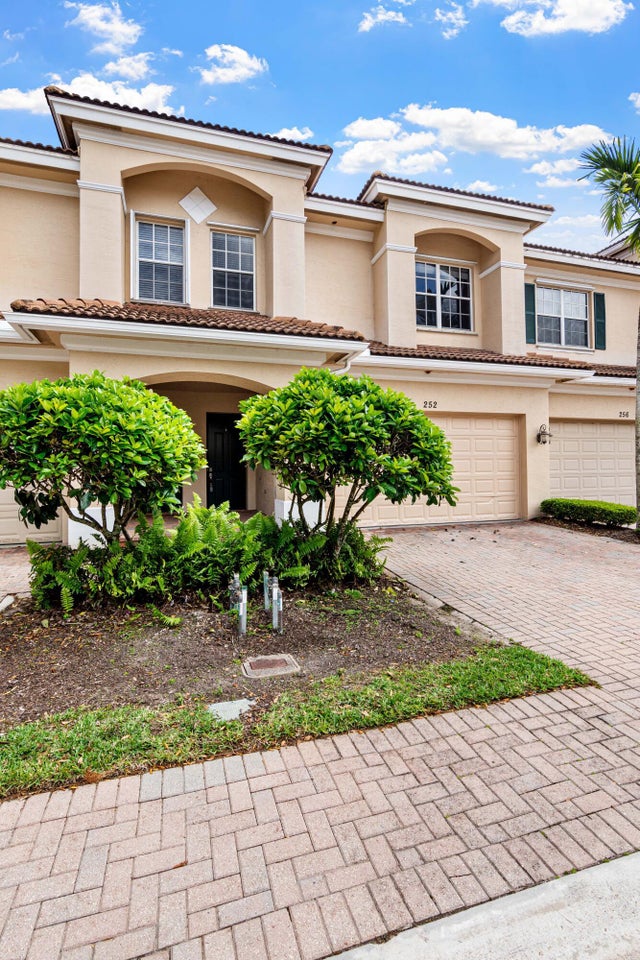 2 of 34 - 252 Sw Otter Run Place, Stuart, FL