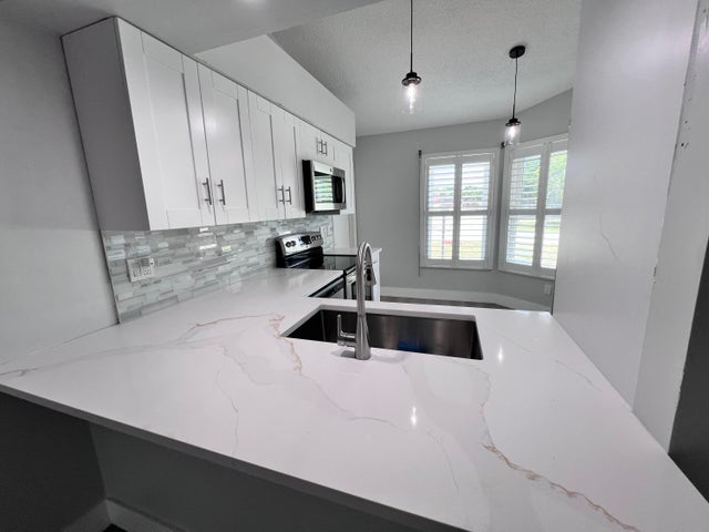 5 of 23 - 2418 Se Sidonia St, Port Saint Lucie, FL