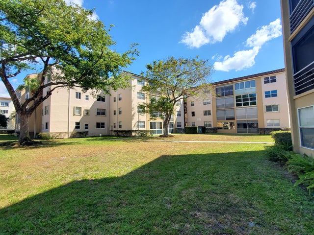 2 of 24 - 2811 Somerset Dr #404, Lauderdale Lakes, FL