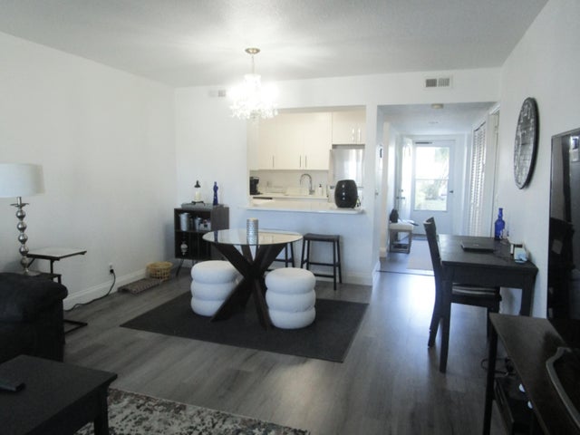 5 of 16 - 12005 Poinciana Blvd #101, Royal Palm Beach, FL