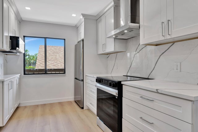 5 of 51 - 501 Seafarer Circle #204, Jupiter, FL