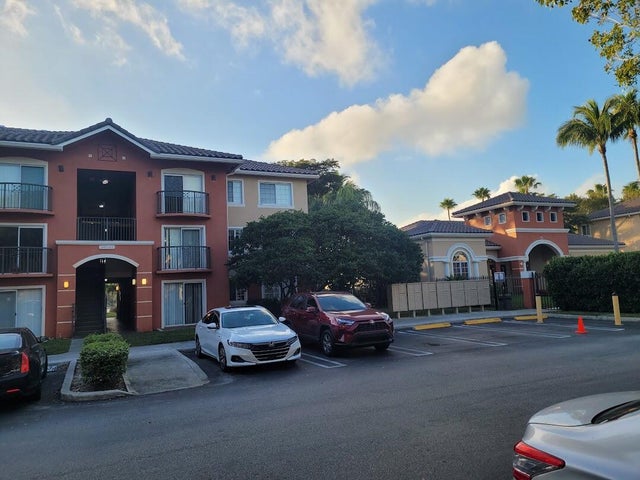 3 of 23 - 4151 N Haverhill Road #1505, West Palm Beach, FL