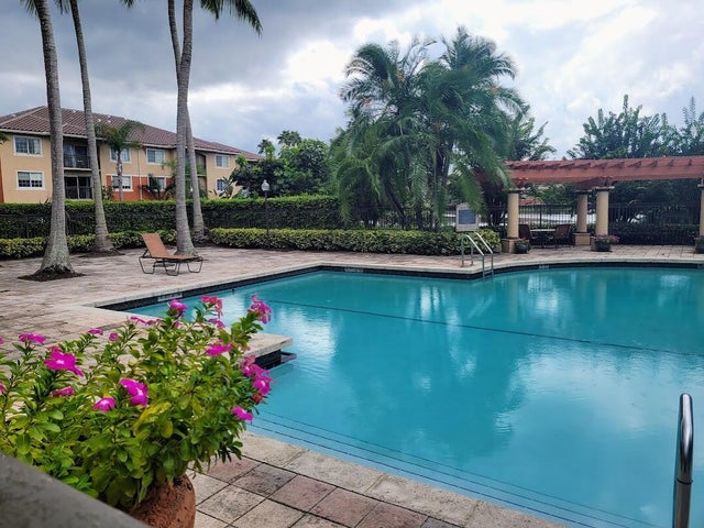 3 of 12 - 4187 N Haverhill Road #515, West Palm Beach, FL