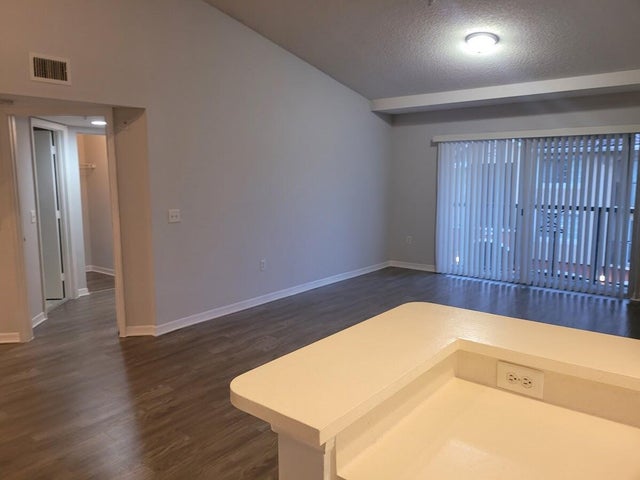 5 of 27 - 4197 N Haverhill Road #212, West Palm Beach, FL