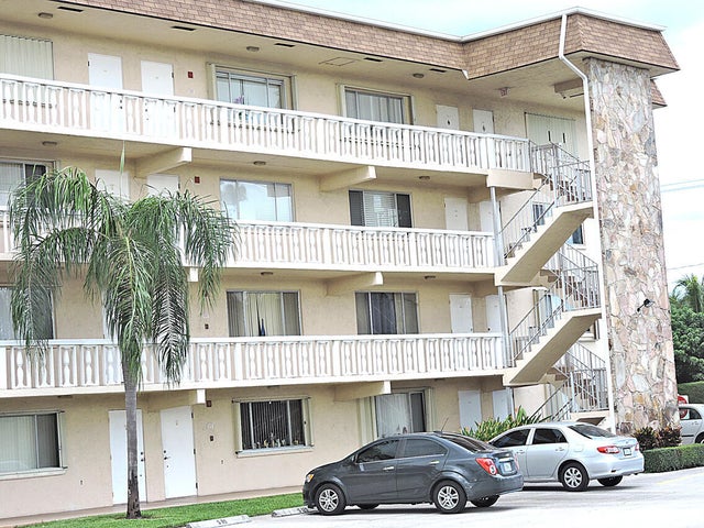 1 of 35 - 300 Village Green Circle S #220, Palm Springs, FL