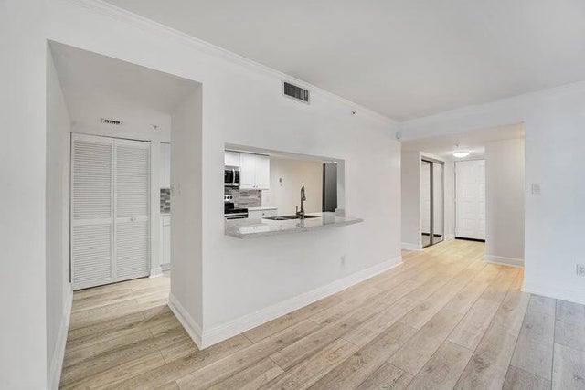 3 of 23 - 2025 Lavers Circle #d504, Delray Beach, FL