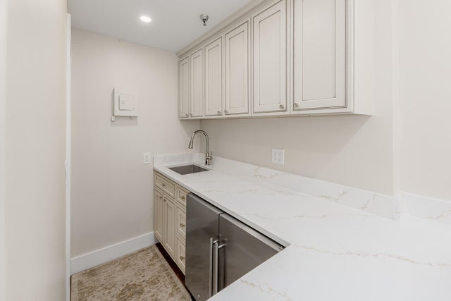 5 of 12 - 235 Sunrise Avenue #2211, Palm Beach, FL