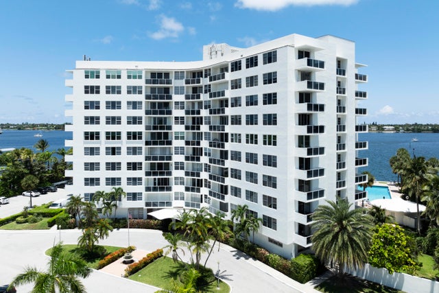 2 of 18 - 2800 N Flagler Dr #207, West Palm Beach, FL