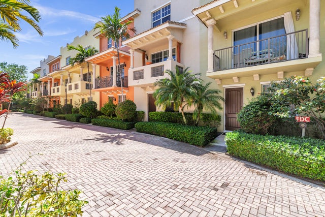 3 of 32 - 219 N L Street #111, Lake Worth Beach, FL