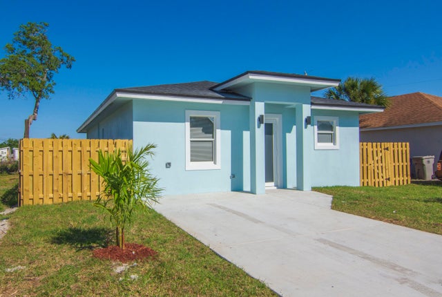 2 of 16 - 4248 26th Avenue, Vero Beach, FL