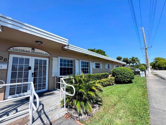 1 of 13 - 900 N 24th Avenue, Hollywood, FL