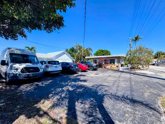 2 of 13 - 900 N 24th Avenue, Hollywood, FL