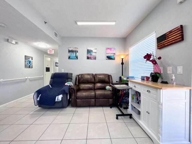 3 of 13 - 900 N 24th Avenue, Hollywood, FL