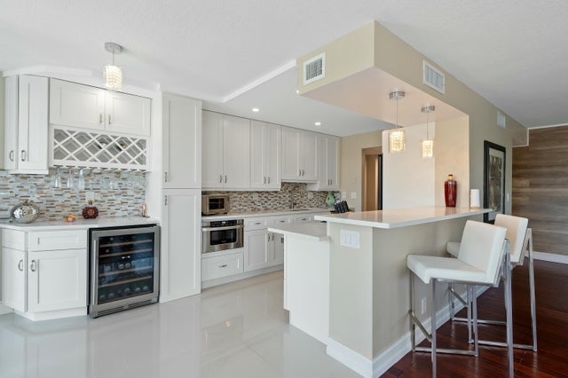 1 of 50 - 800 Jeffery Street #211, Boca Raton, FL