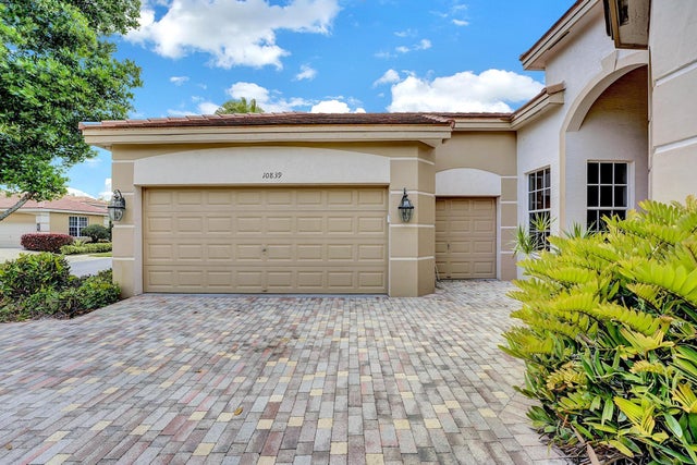2 of 46 - 10839 Royal Devon Wy, Lake Worth, FL