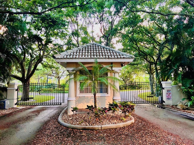 1 of 41 - 8045 Se Morningwood Place, Hobe Sound, FL